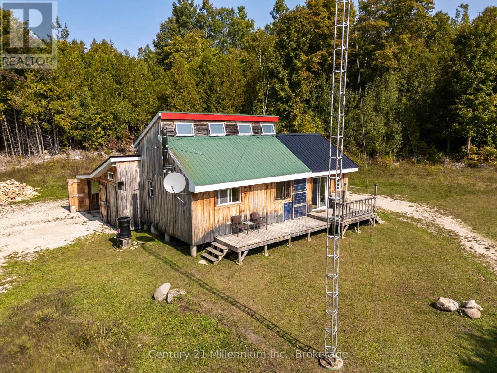 667 East Road, Northern Bruce Peninsula, Ontario  N0H 1W0 - Photo 1 - X12582922