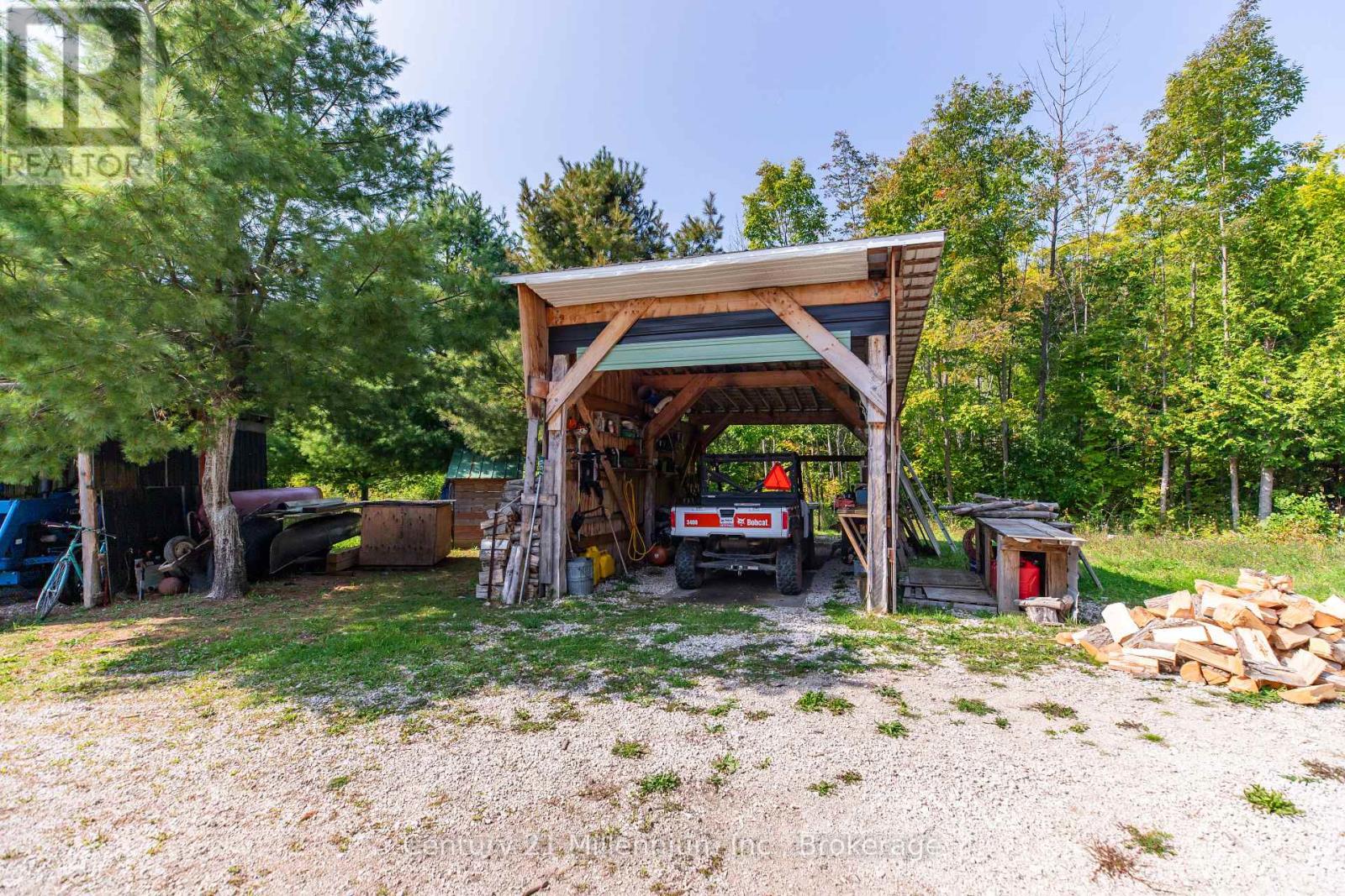 667 East Road, Northern Bruce Peninsula, Ontario  N0H 1W0 - Photo 12 - X12582922