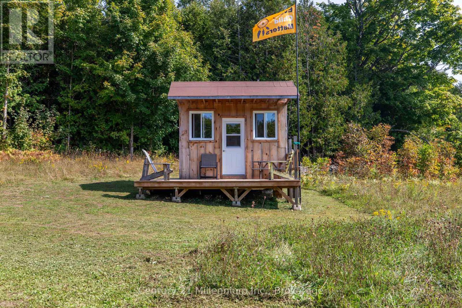 667 East Road, Northern Bruce Peninsula, Ontario  N0H 1W0 - Photo 13 - X12582922