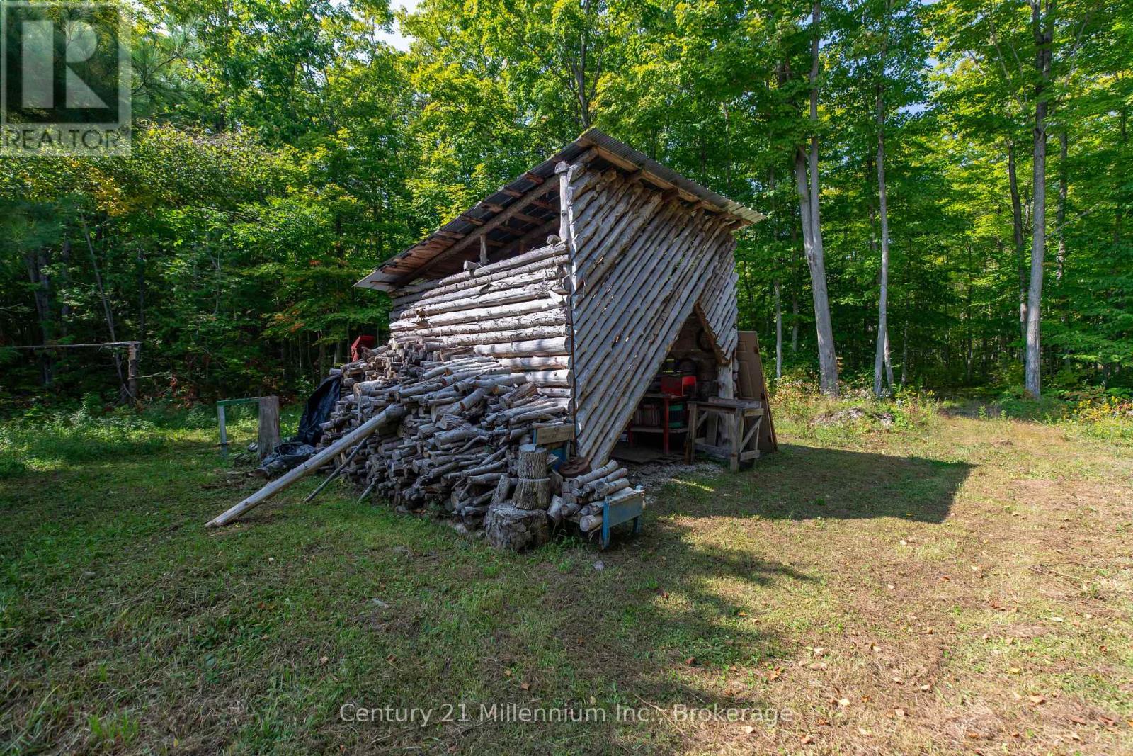667 East Road, Northern Bruce Peninsula, Ontario  N0H 1W0 - Photo 16 - X12582922