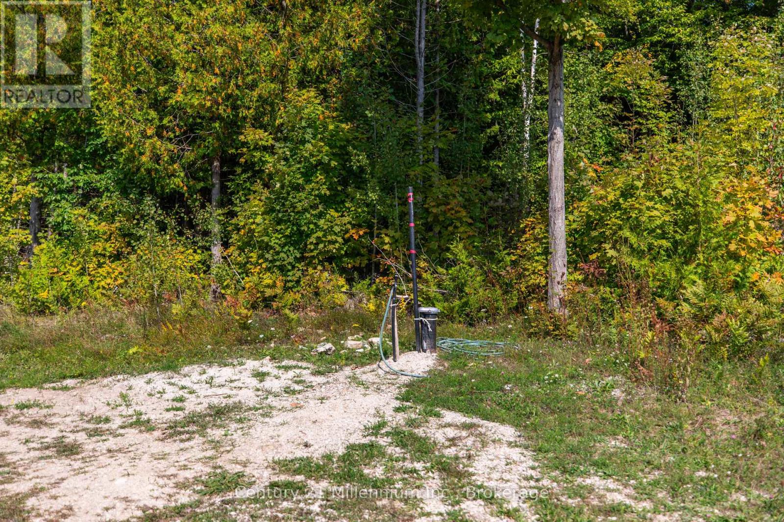 667 East Road, Northern Bruce Peninsula, Ontario  N0H 1W0 - Photo 24 - X12582922