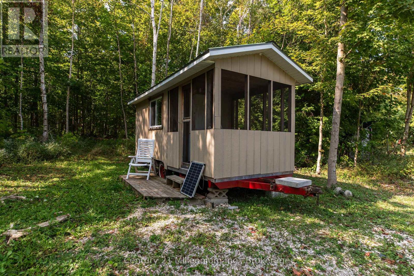 667 East Road, Northern Bruce Peninsula, Ontario  N0H 1W0 - Photo 3 - X12582922
