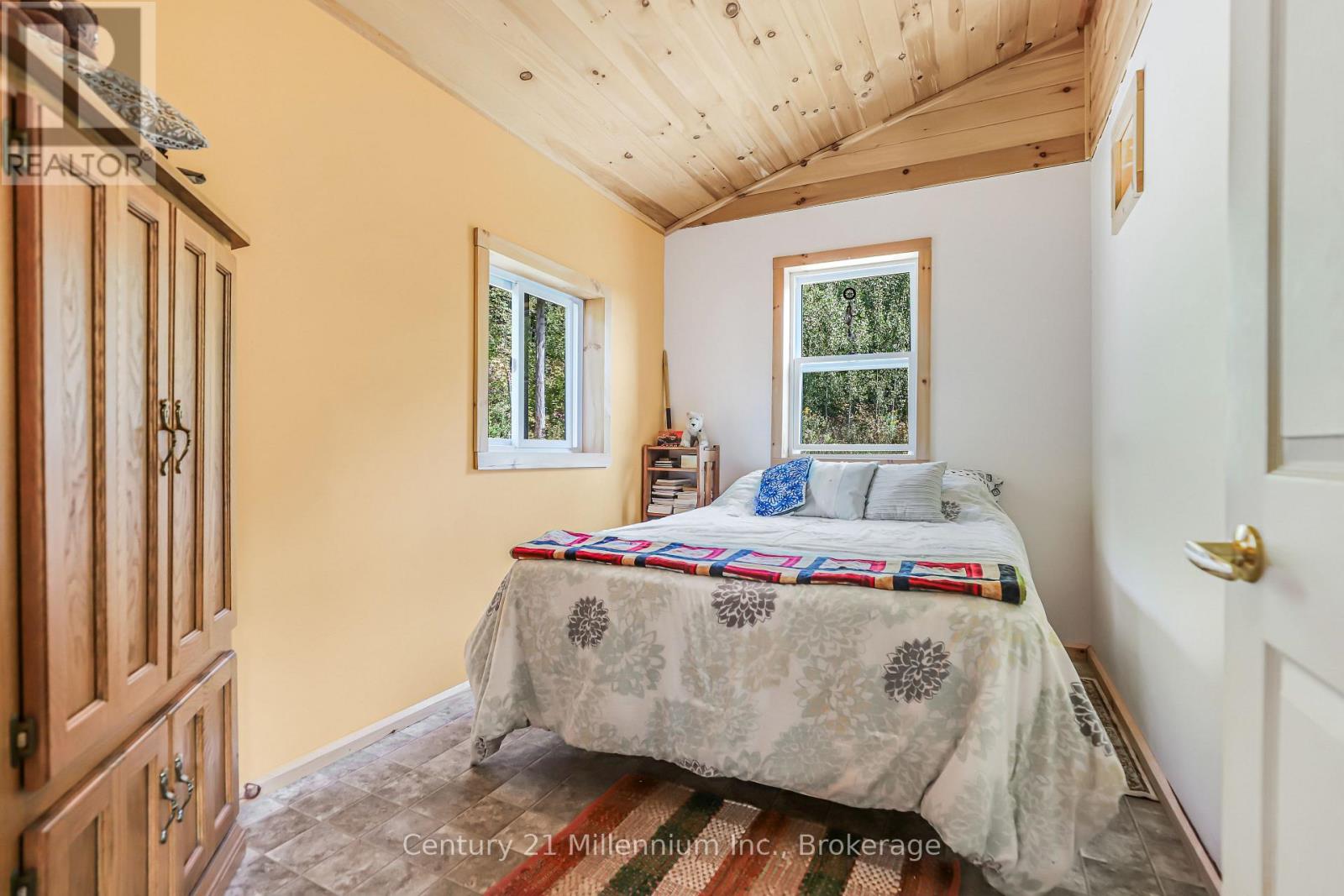 667 East Road, Northern Bruce Peninsula, Ontario  N0H 1W0 - Photo 43 - X12582922