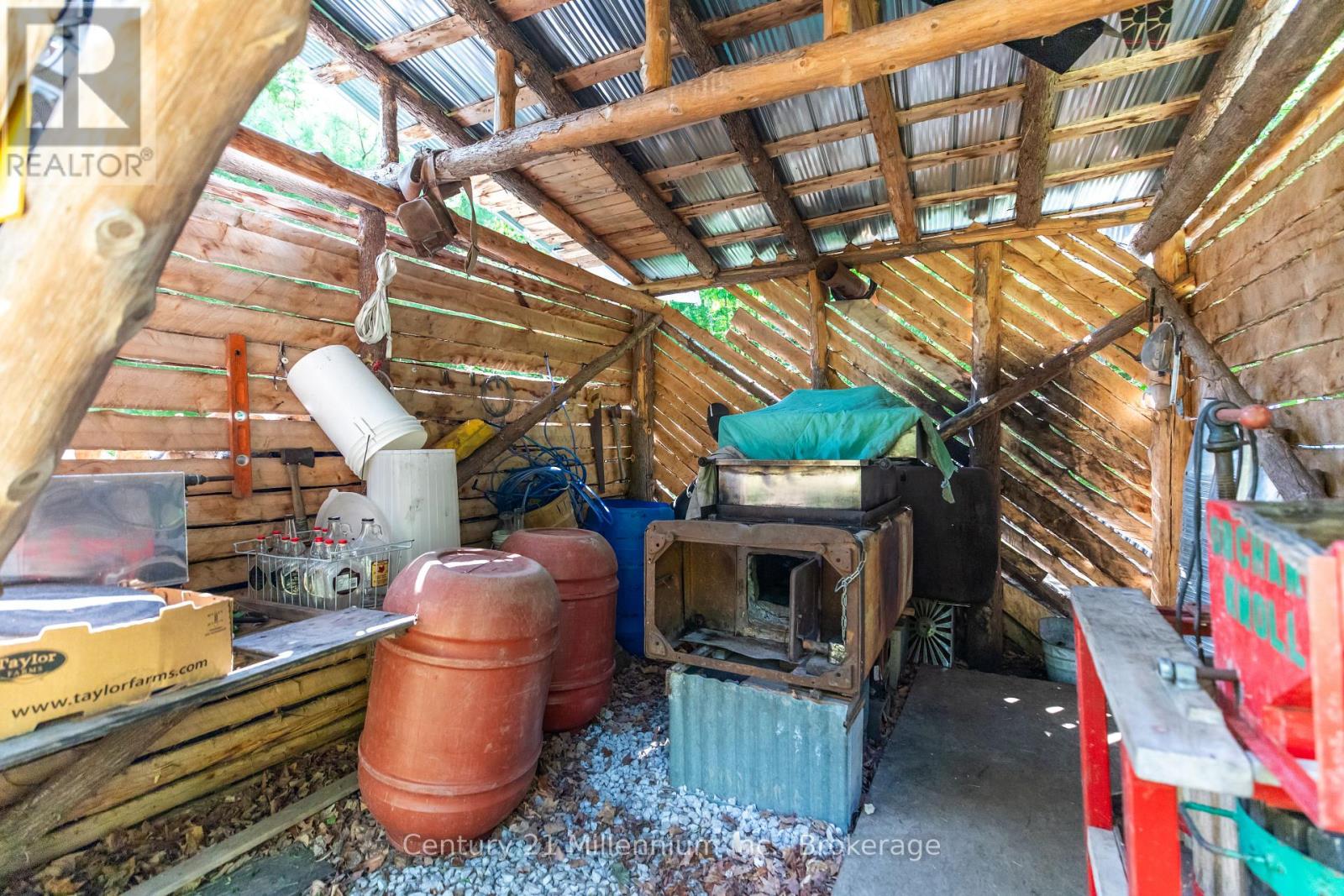 667 East Road, Northern Bruce Peninsula, Ontario  N0H 1W0 - Photo 5 - X12582922