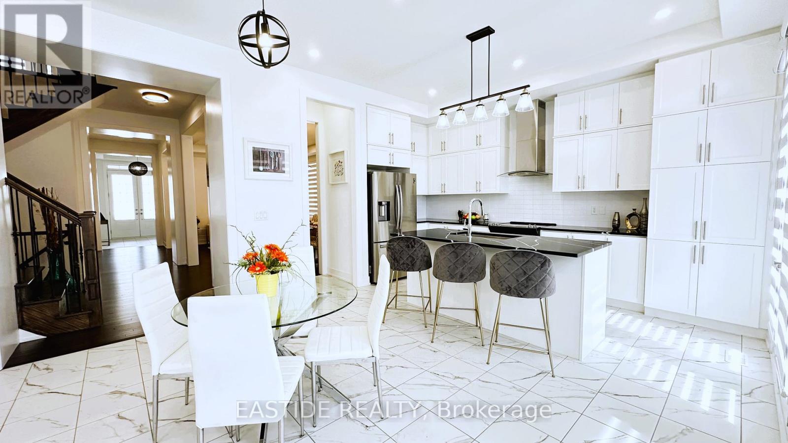 67 Marlene Johnston Drive, East Gwillimbury, Ontario  L9N 1K3 - Photo 11 - N12372966