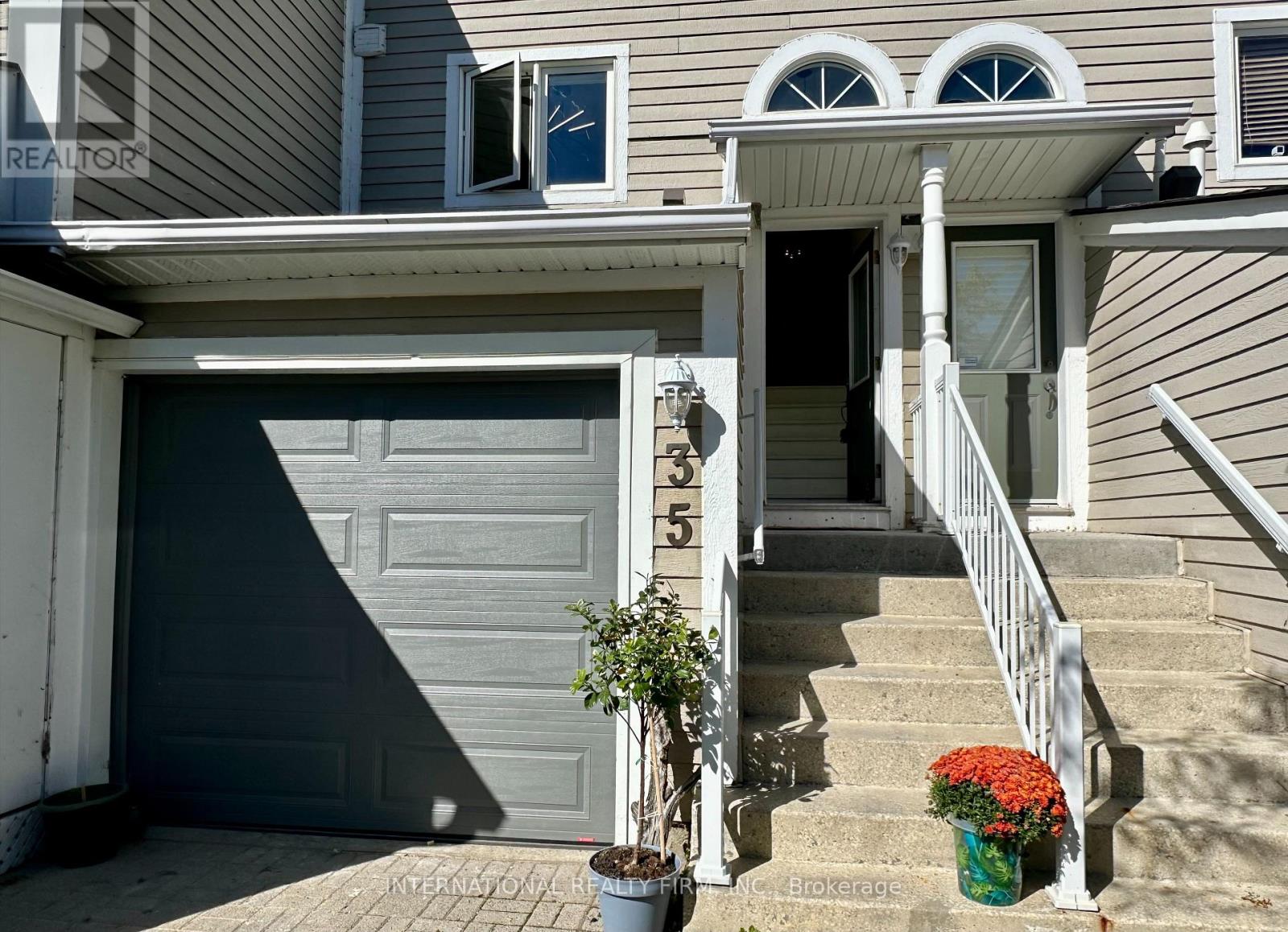 35 Cranberry Surf, Collingwood, Ontario  L9Y 5C4 - Photo 3 - S12448534