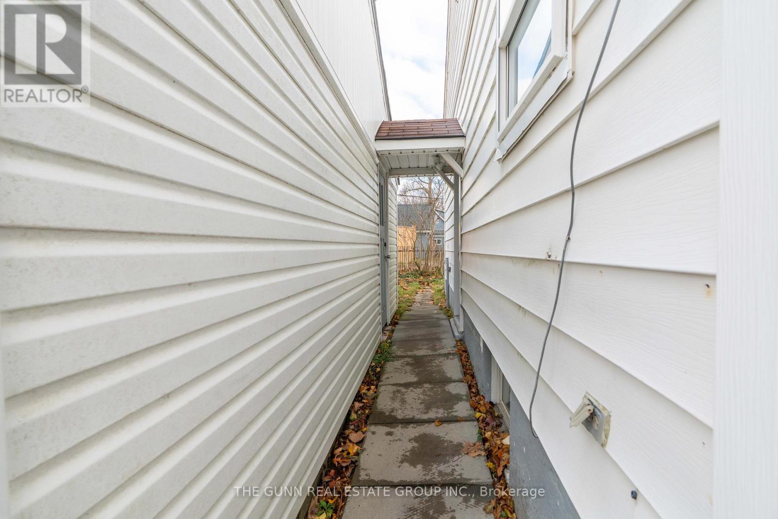 118 St Julien Street W, London East, Ontario  N5Z 2M7 - Photo 13 - X12581540