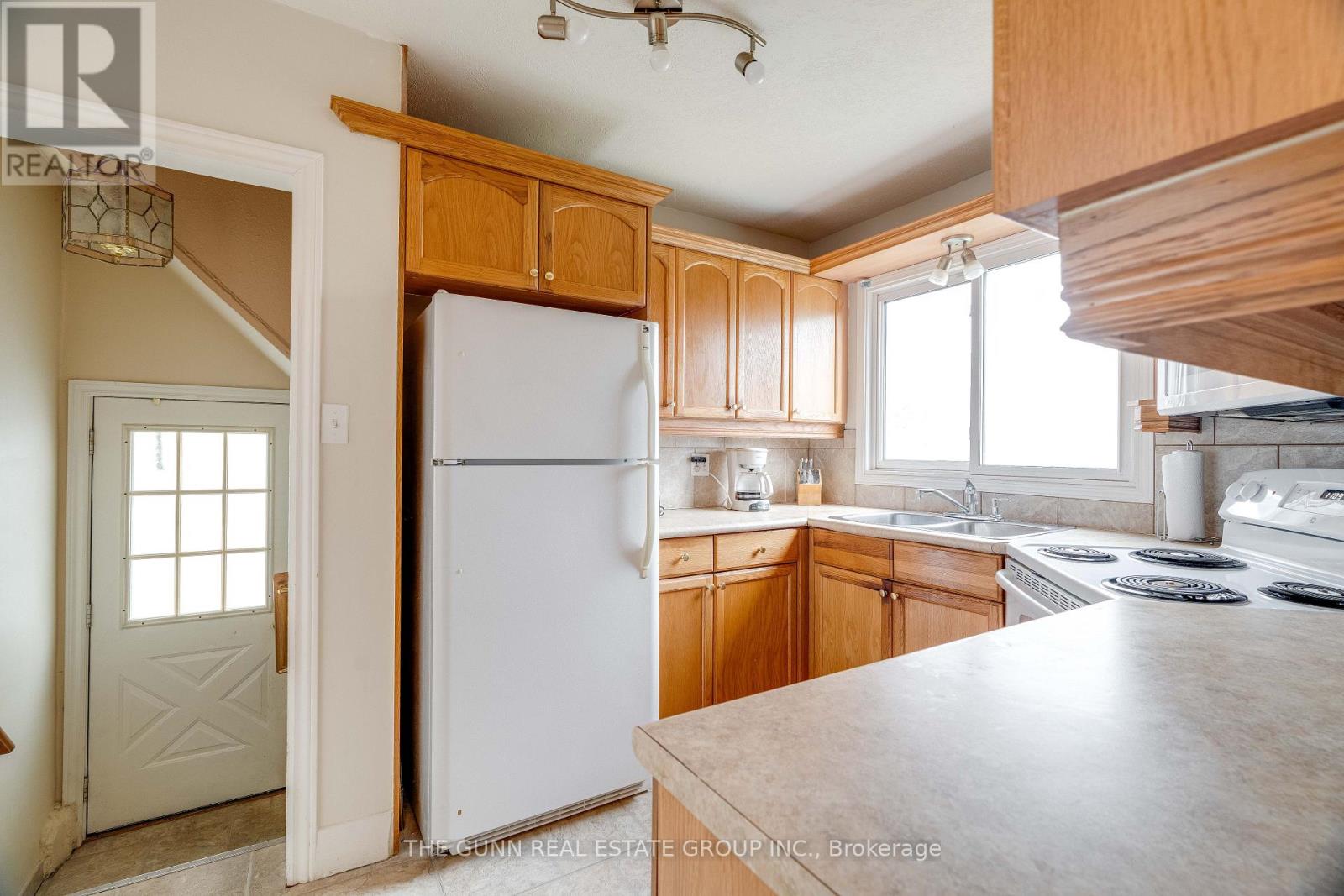 118 St Julien Street W, London East, Ontario  N5Z 2M7 - Photo 3 - X12581540