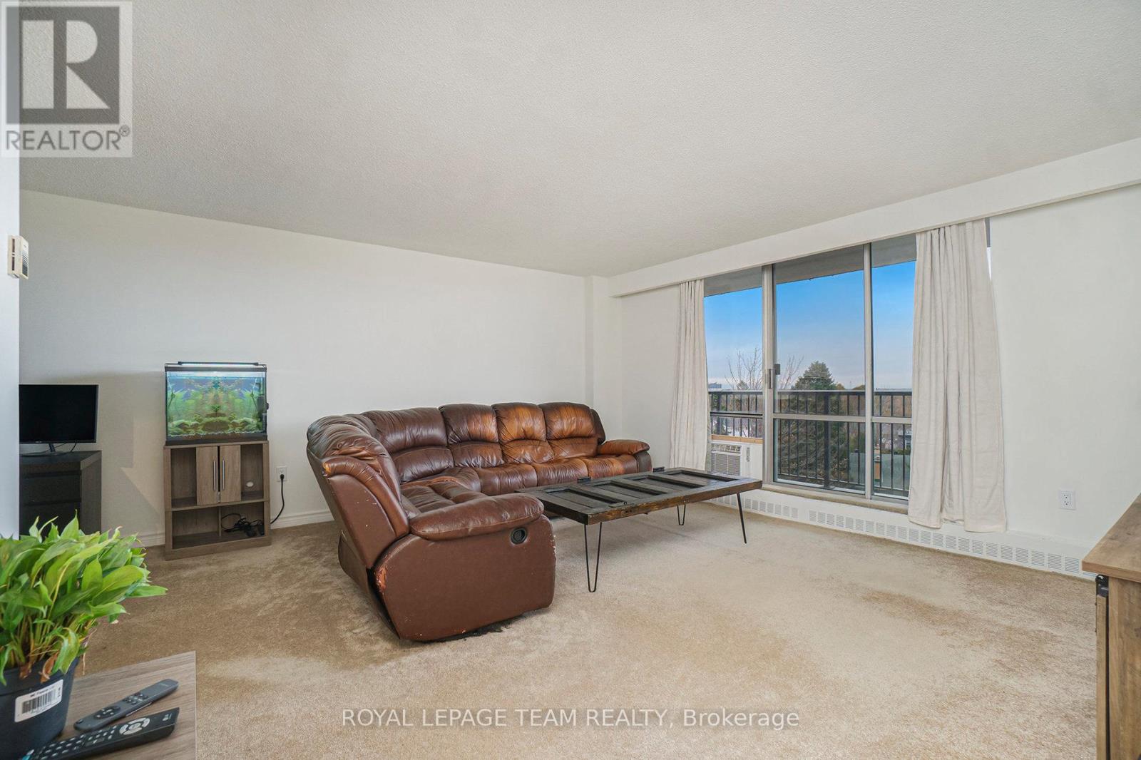 606 - 2400 Virginia Drive, Ottawa, Ontario  K1H 8L3 - Photo 7 - X12529210