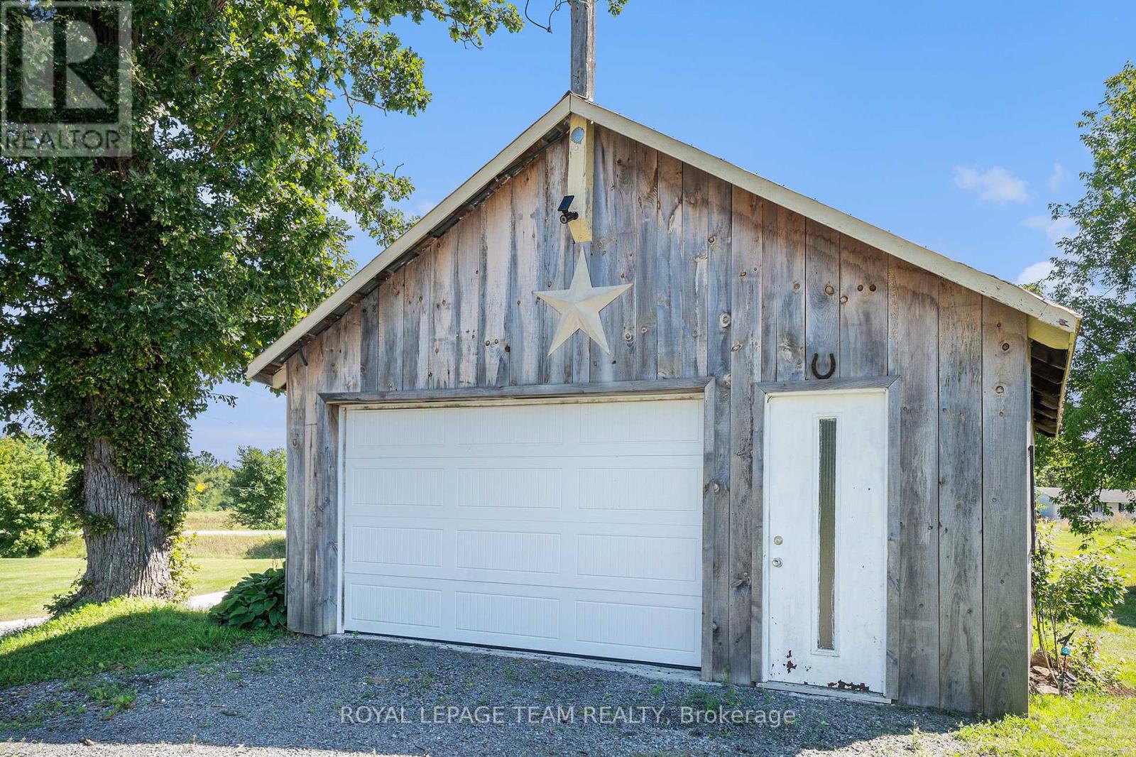 20468 7, Tay Valley, Ontario K0H 2B0 - Photo 24 - X12564280