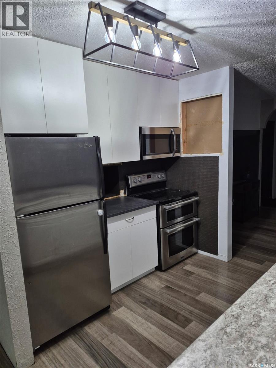 737 Willow Place, Hudson Bay, Saskatchewan  S0E 0Y0 - Photo 3 - SK022123