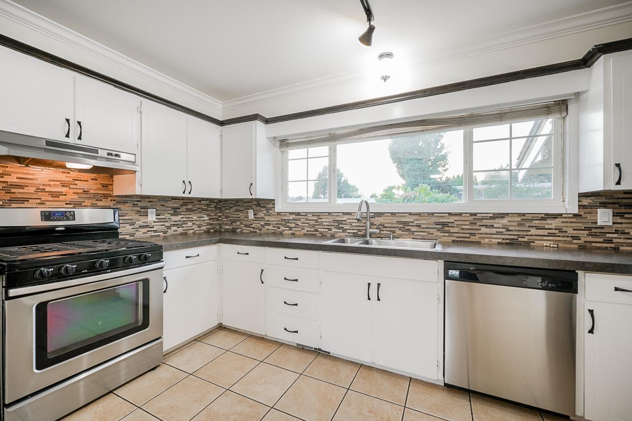 10042 Fairbanks Crescent, Fairfield Island, Chilliwack, British Columbia  V2P 5M2 - Photo 2 - R3070039