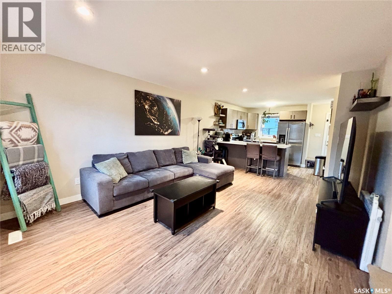 7989 Canola Avenue, Regina, Saskatchewan  S4Y 0E8 - Photo 3 - SK024837