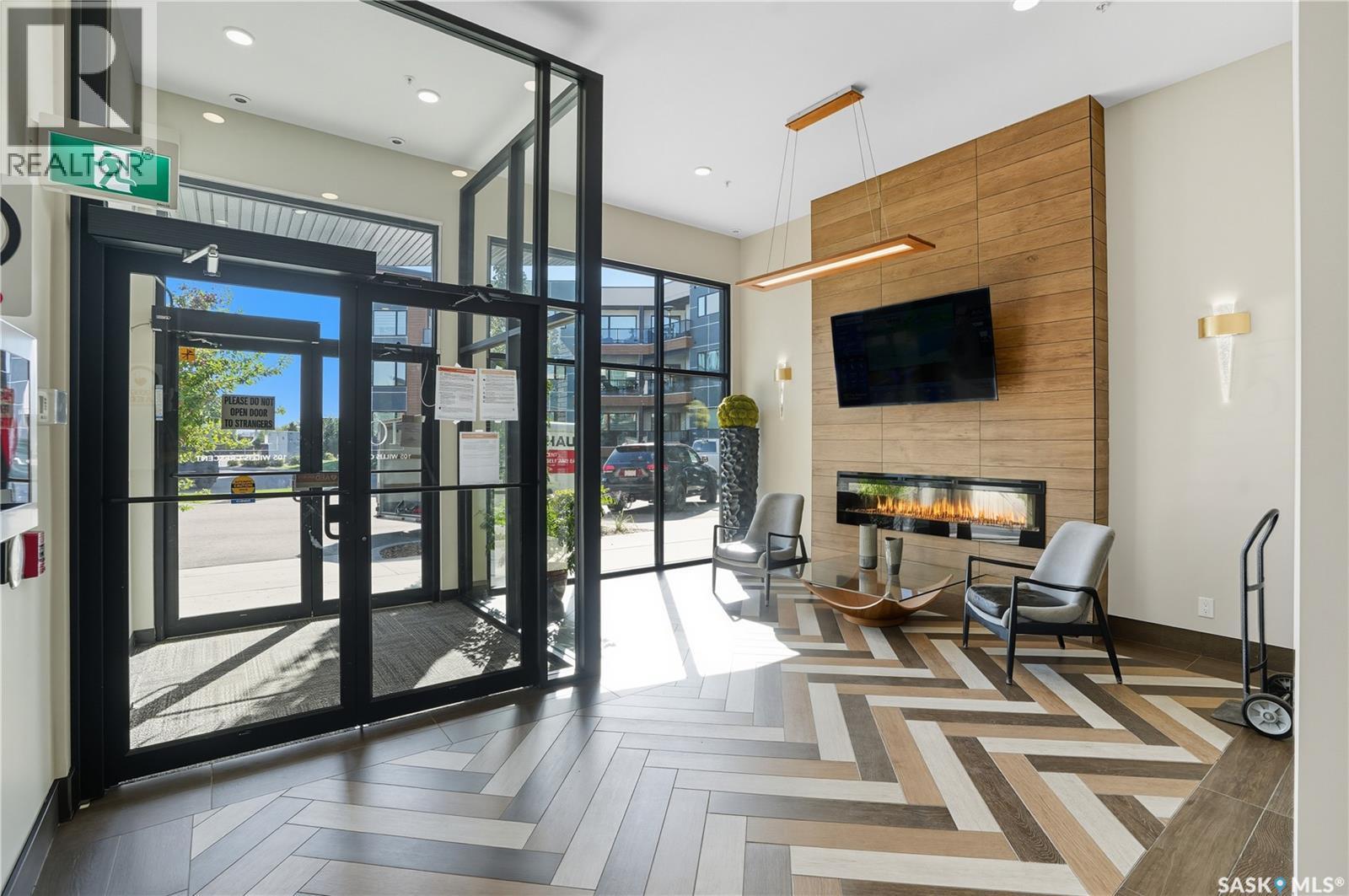 220 105 Willis Crescent, Saskatoon, Saskatchewan  S7T 0Z3 - Photo 2 - SK024773