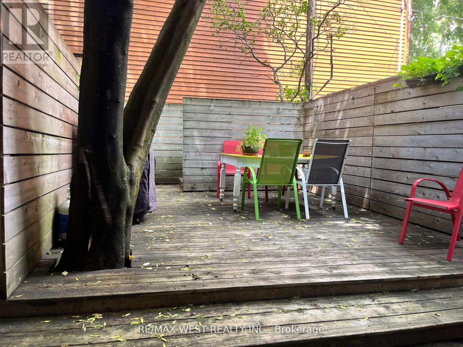 20 Afton Avenue, Toronto, Ontario  M6J 1R8 - Photo 15 - C12582908