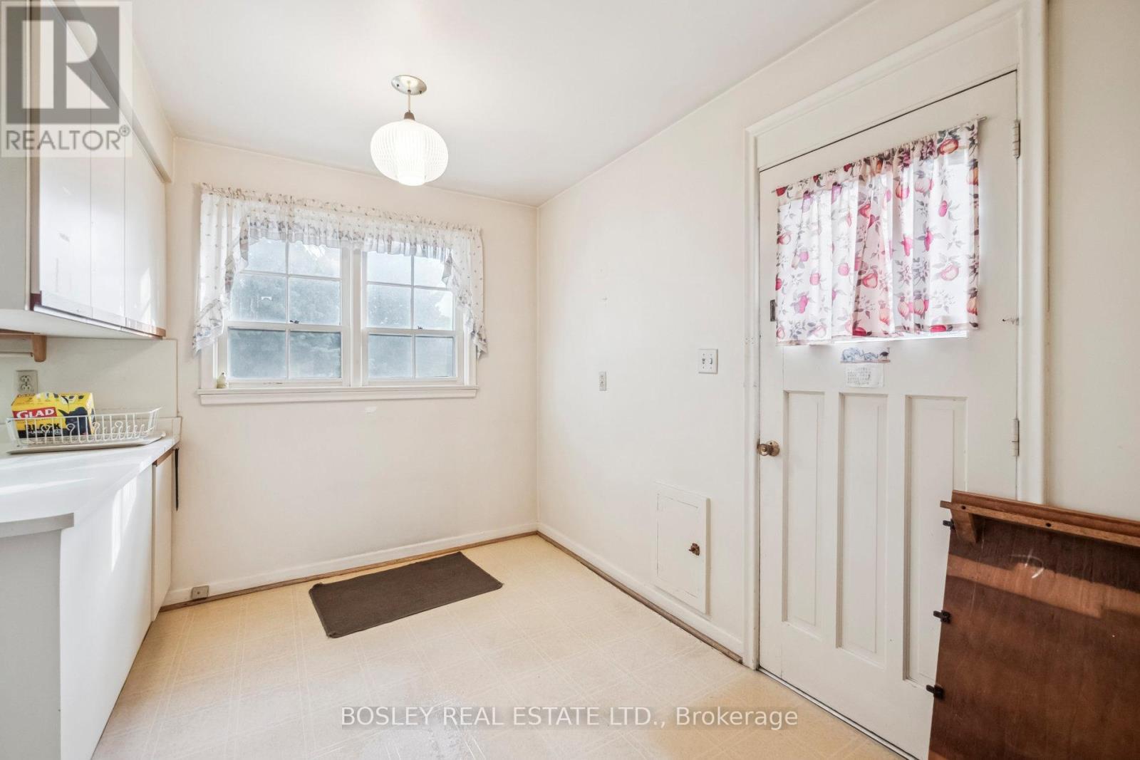 120 Fenn Avenue, Toronto, Ontario  M2P 1X6 - Photo 13 - C12582936