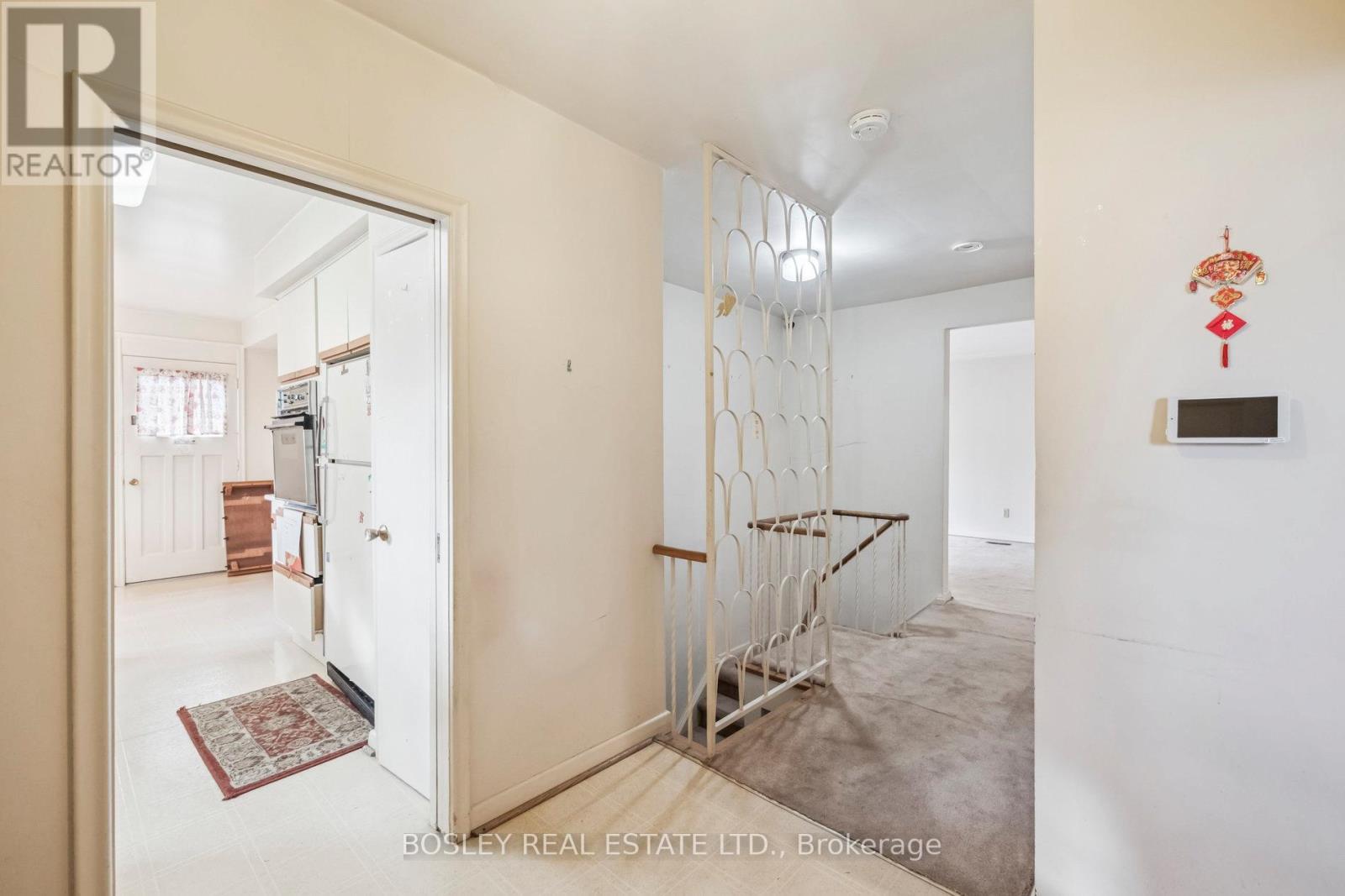 120 Fenn Avenue, Toronto, Ontario  M2P 1X6 - Photo 7 - C12582936