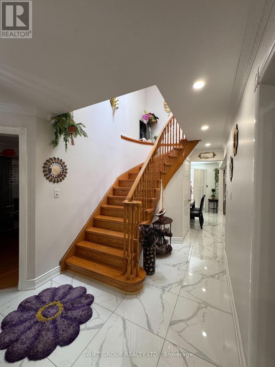 17 Graybark Crescent, Toronto, Ontario  M1C 4J2 - Photo 2 - E12582914