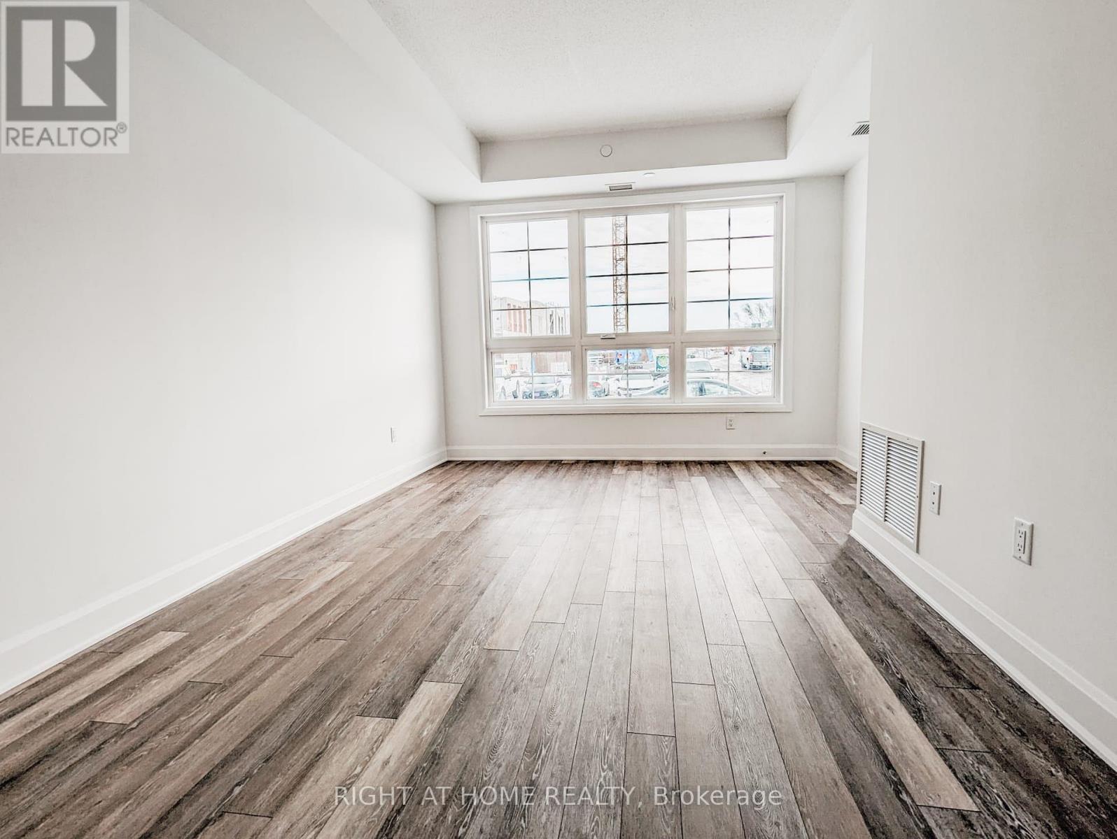 109 - 50 Lakebreeze Drive, Clarington, Ontario  L1B 0V9 - Photo 3 - E12582968