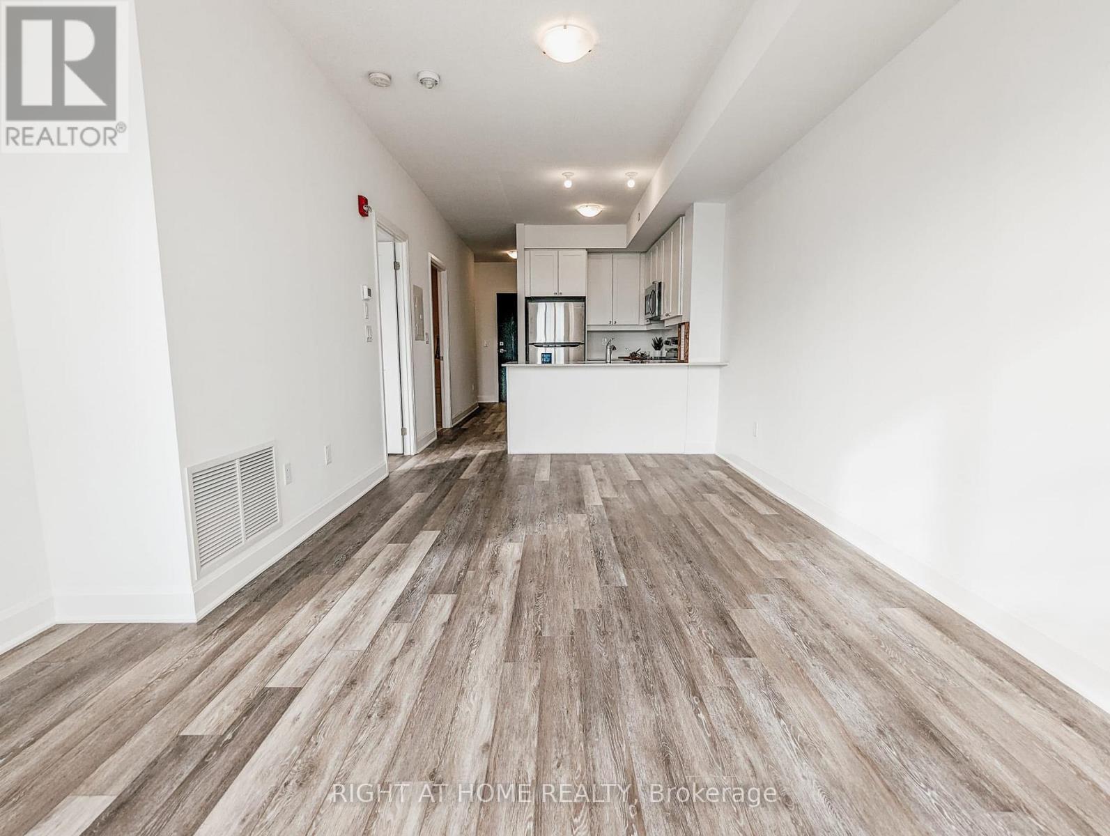 109 - 50 Lakebreeze Drive, Clarington, Ontario  L1B 0V9 - Photo 5 - E12582968