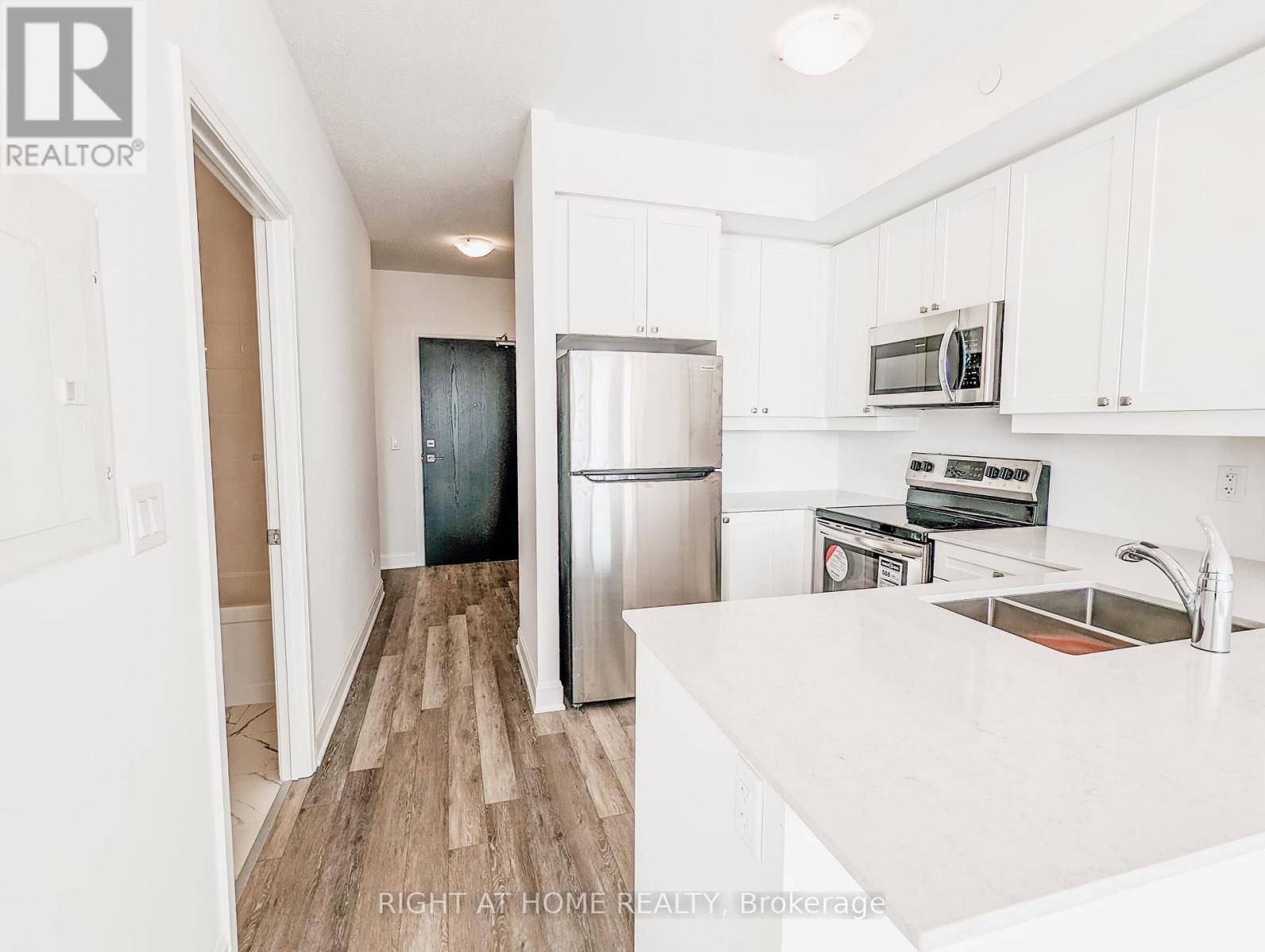 109 - 50 Lakebreeze Drive, Clarington, Ontario  L1B 0V9 - Photo 9 - E12582968