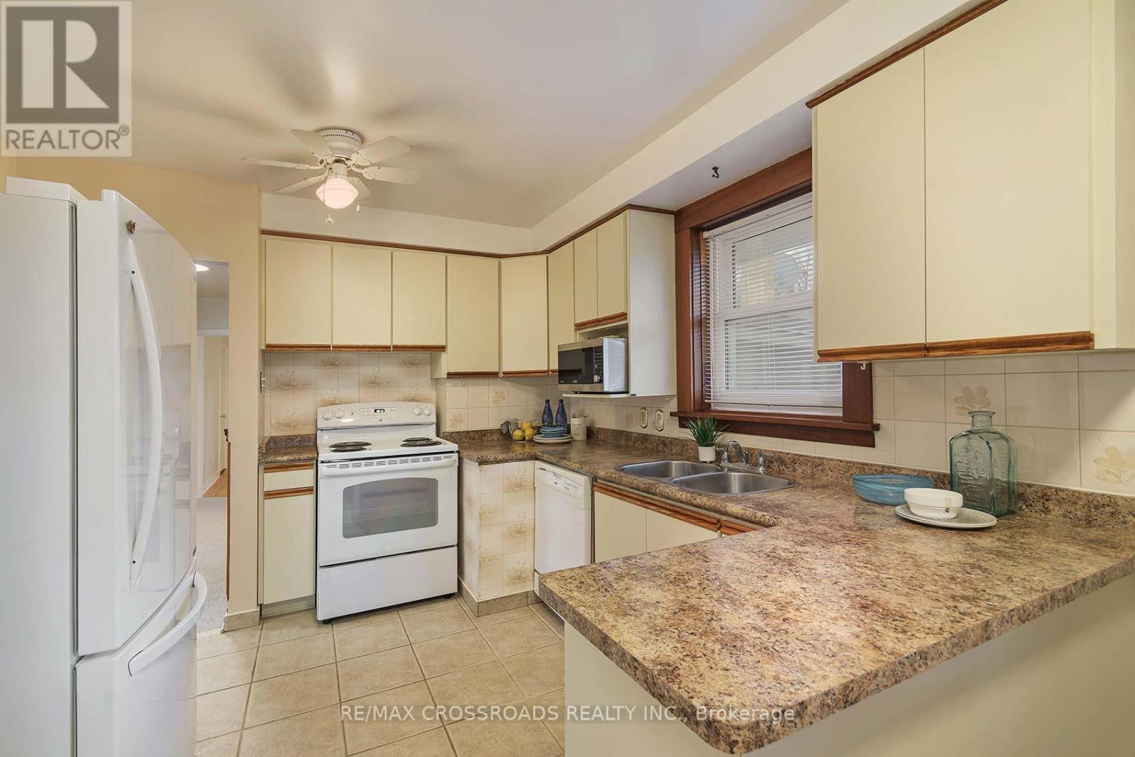 39 Pandora Circle, Toronto, Ontario  M1H 1V4 - Photo 11 - E12583012