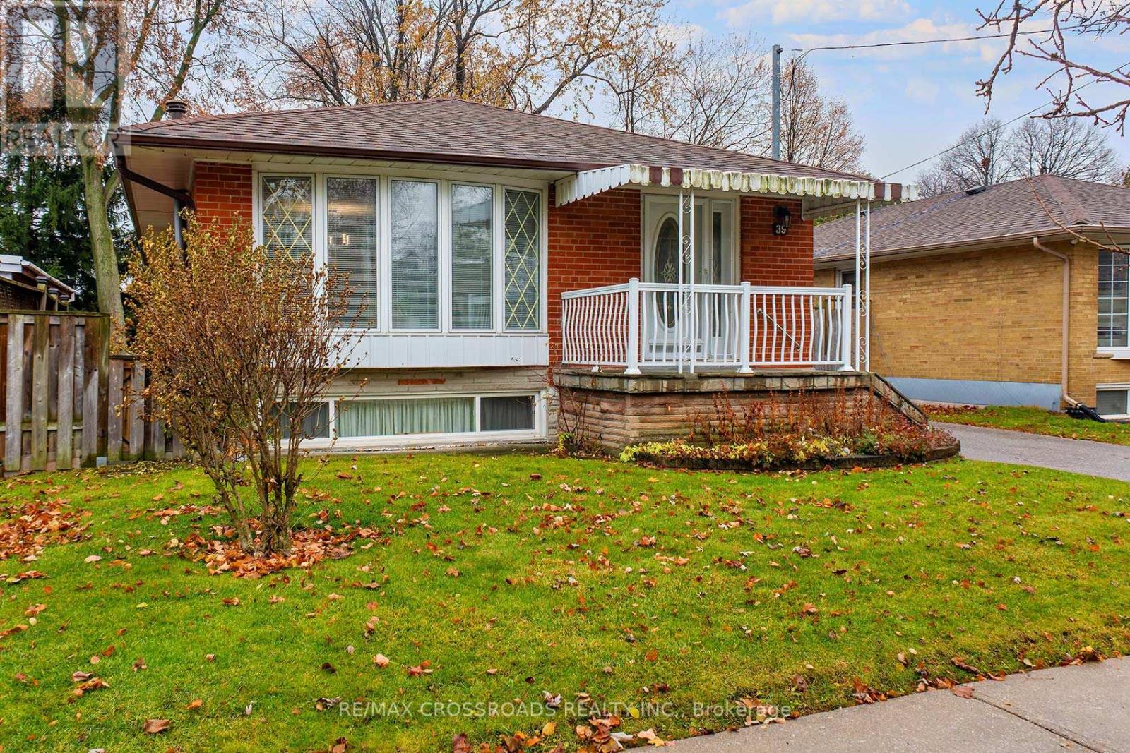 39 Pandora Circle, Toronto, Ontario  M1H 1V4 - Photo 2 - E12583012