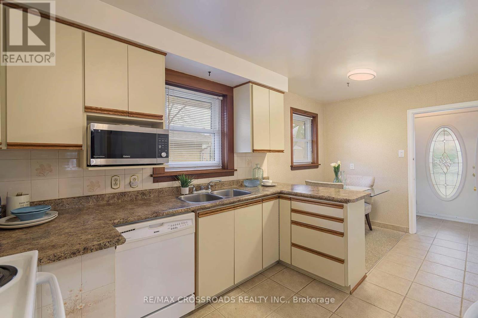 39 Pandora Circle, Toronto, Ontario  M1H 1V4 - Photo 8 - E12583012