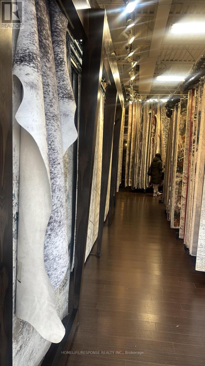 361 Parkhurst Square, Brampton, Ontario  L6T 0C2 - Photo 3 - W12582632