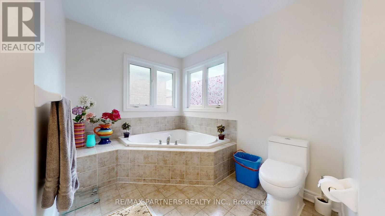 240 Swan Park Road, Markham, Ontario  L6E 0B1 - Photo 32 - N12583042