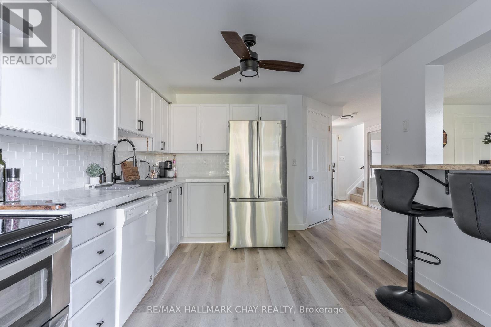 372 Dunsmore Lane, Barrie (Georgian Drive), Ontario  L4M 7B1 - Photo 12 - S12582898