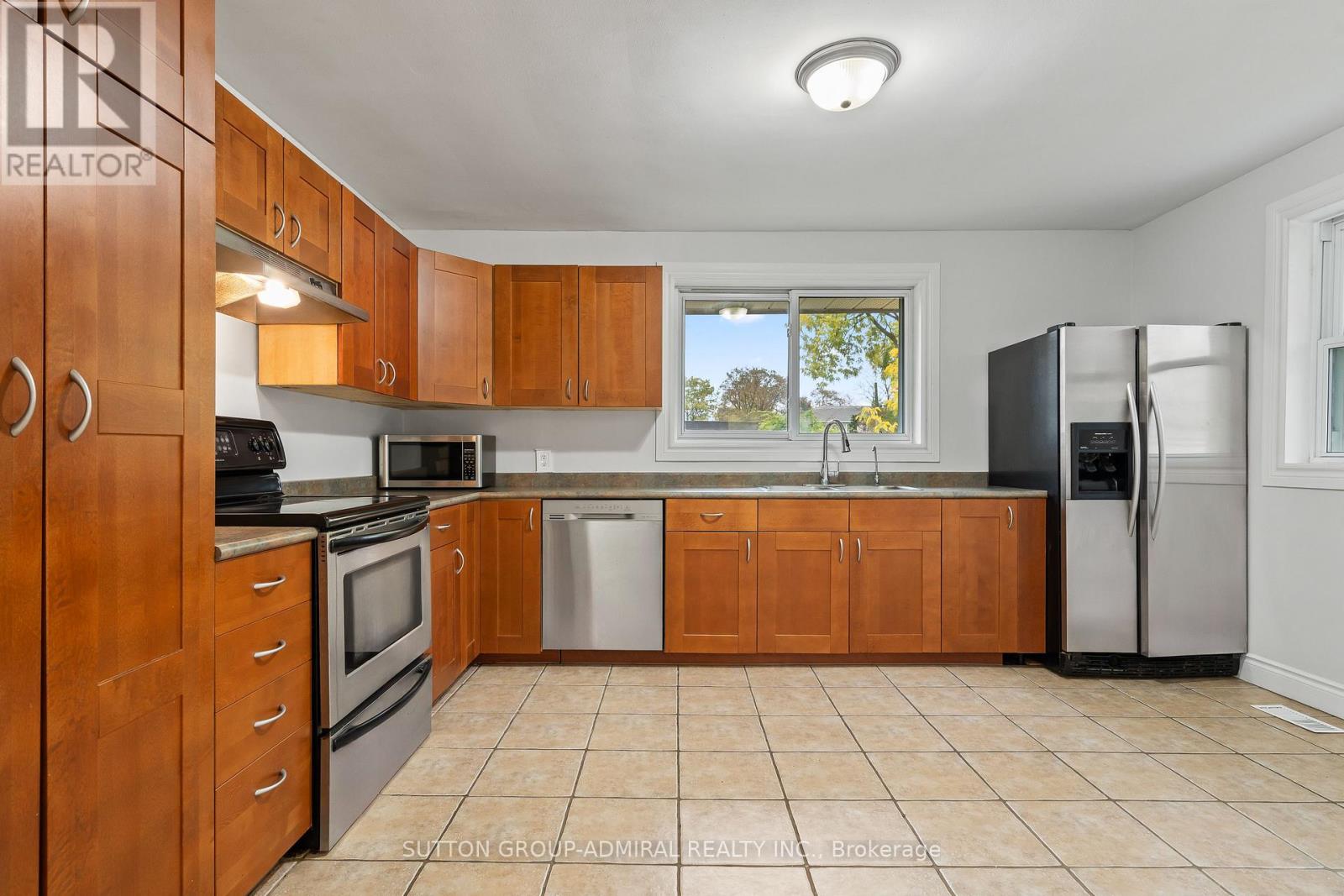 110 Cumberland Street, Barrie (Allandale), Ontario  L4N 2P7 - Photo 10 - S12582962