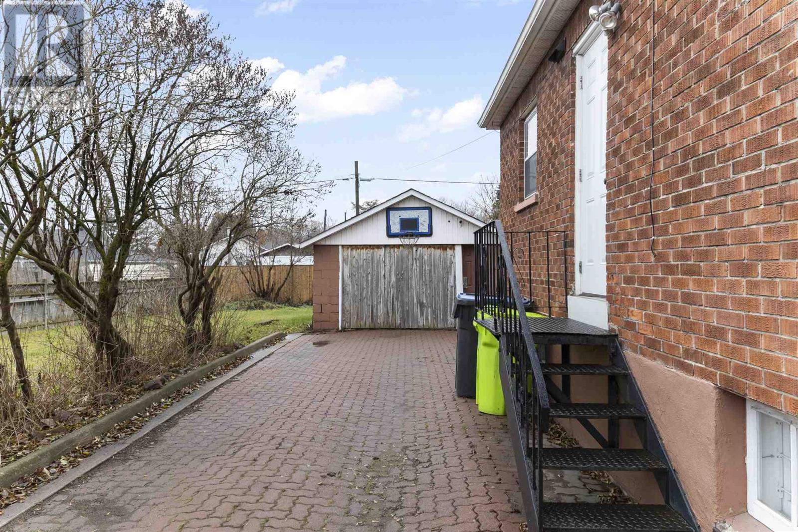 135 Carufel Ave, Sault Ste. Marie, Ontario  P6C 4T5 - Photo 3 - SM253364