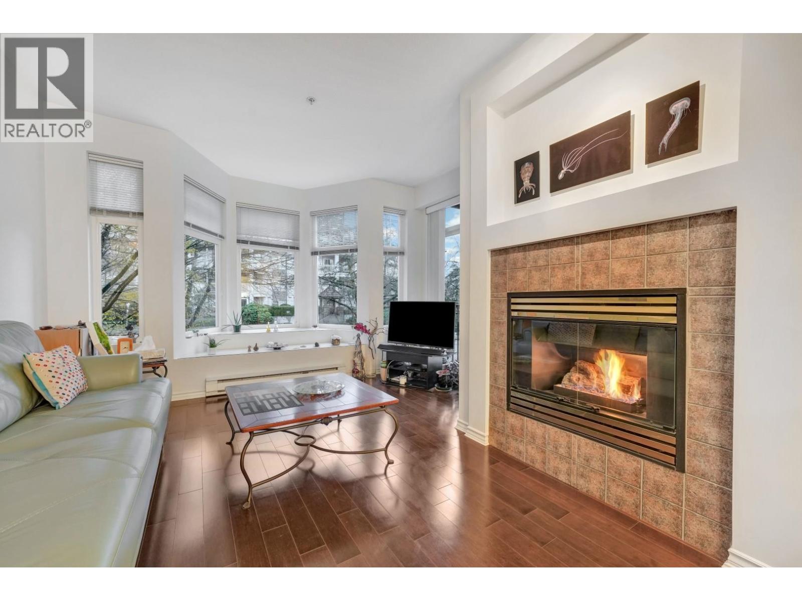 208 588 Twelfth Street, New Westminster, British Columbia V3M 4H9 - Photo 2 - R3070463