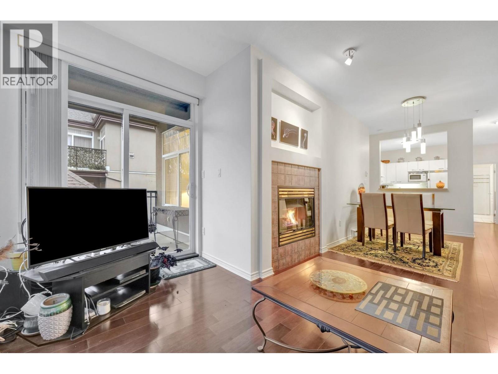 208 588 Twelfth Street, New Westminster, British Columbia V3M 4H9 - Photo 5 - R3070463