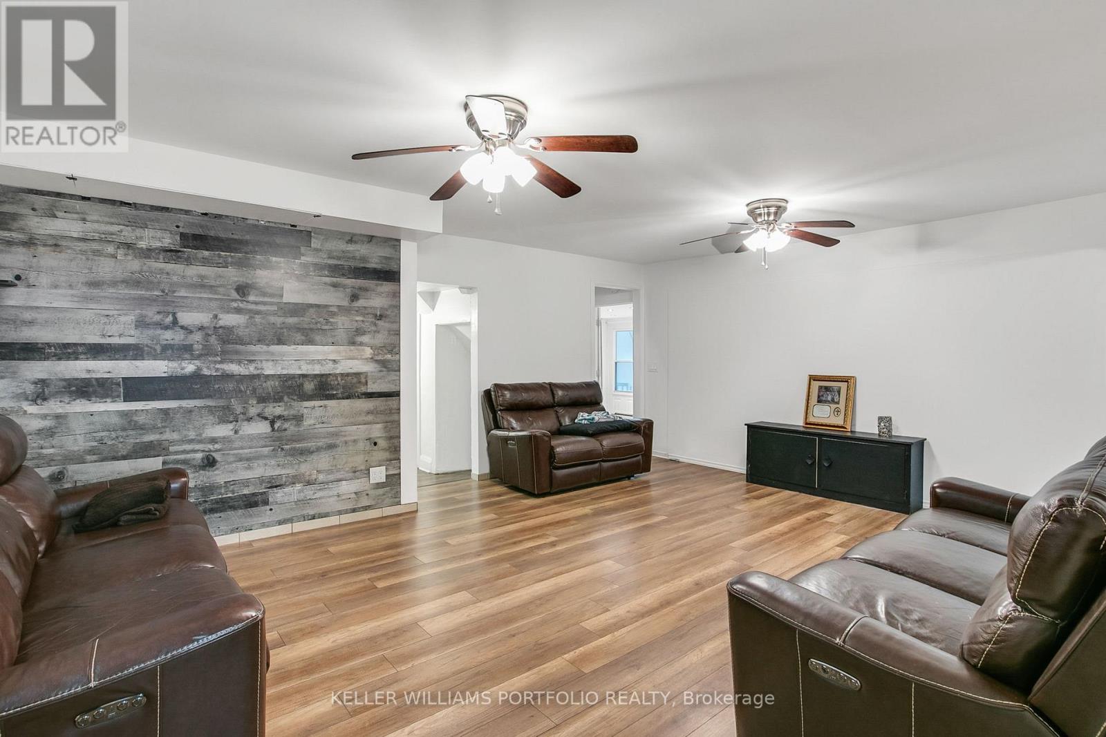 80 Long Branch Avenue, Toronto, Ontario M8W 3J4 - Photo 11 - W12582902