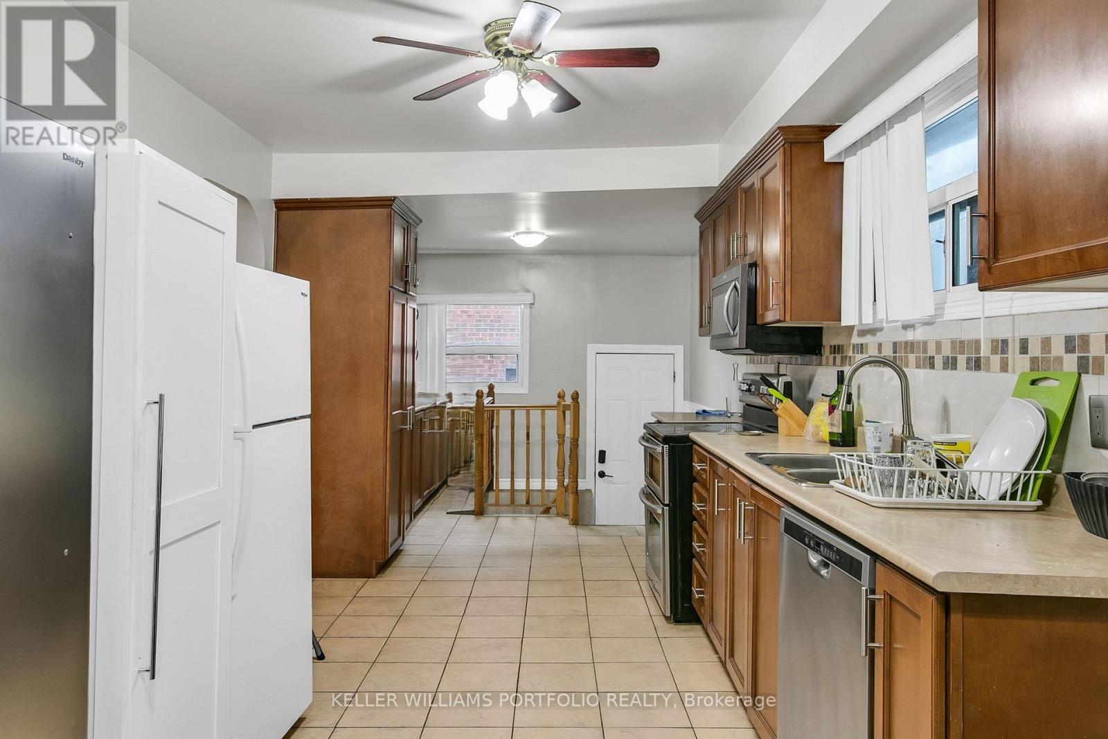 80 Long Branch Avenue, Toronto, Ontario M8W 3J4 - Photo 13 - W12582902