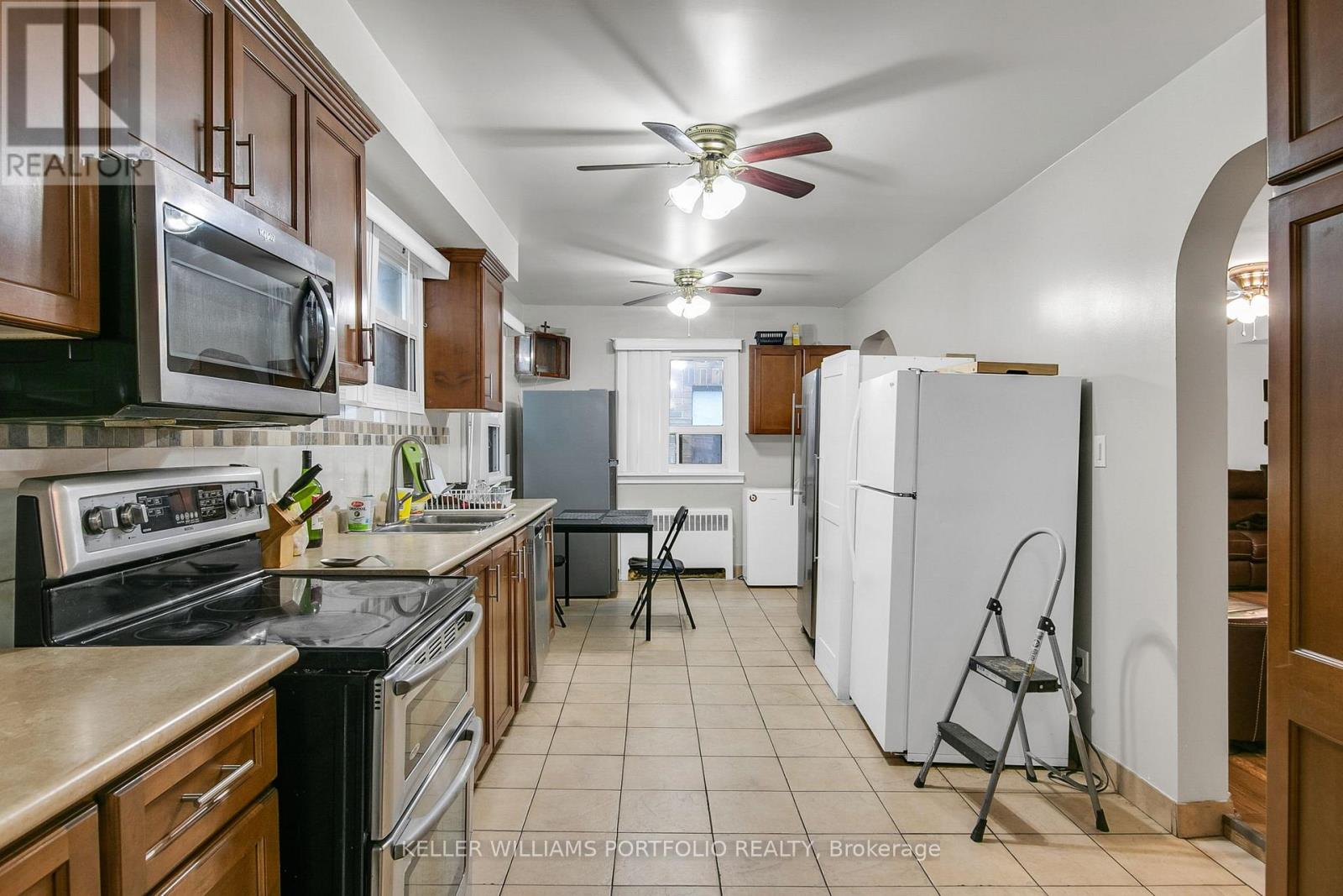 80 Long Branch Avenue, Toronto, Ontario M8W 3J4 - Photo 15 - W12582902