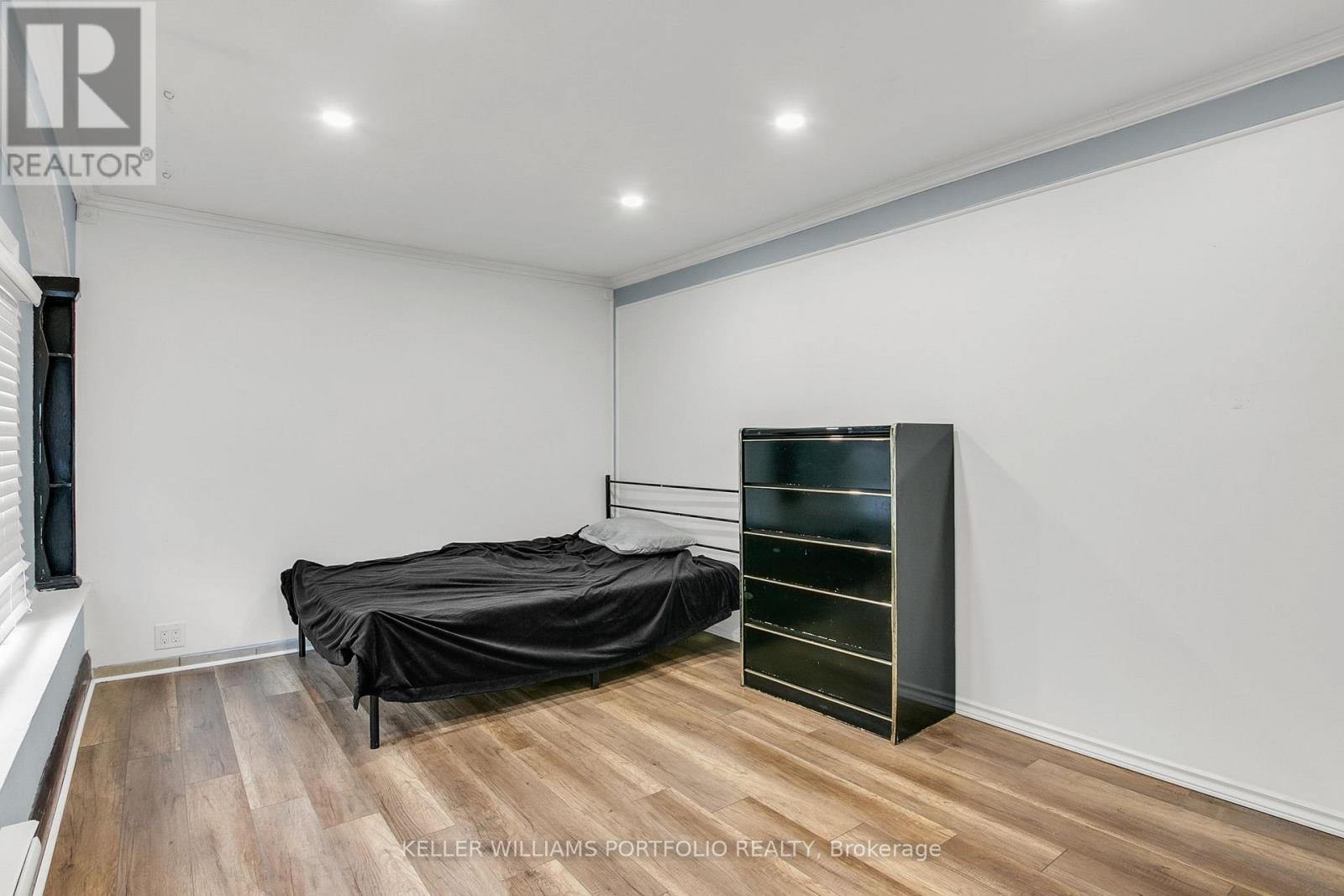 80 Long Branch Avenue, Toronto, Ontario M8W 3J4 - Photo 18 - W12582902