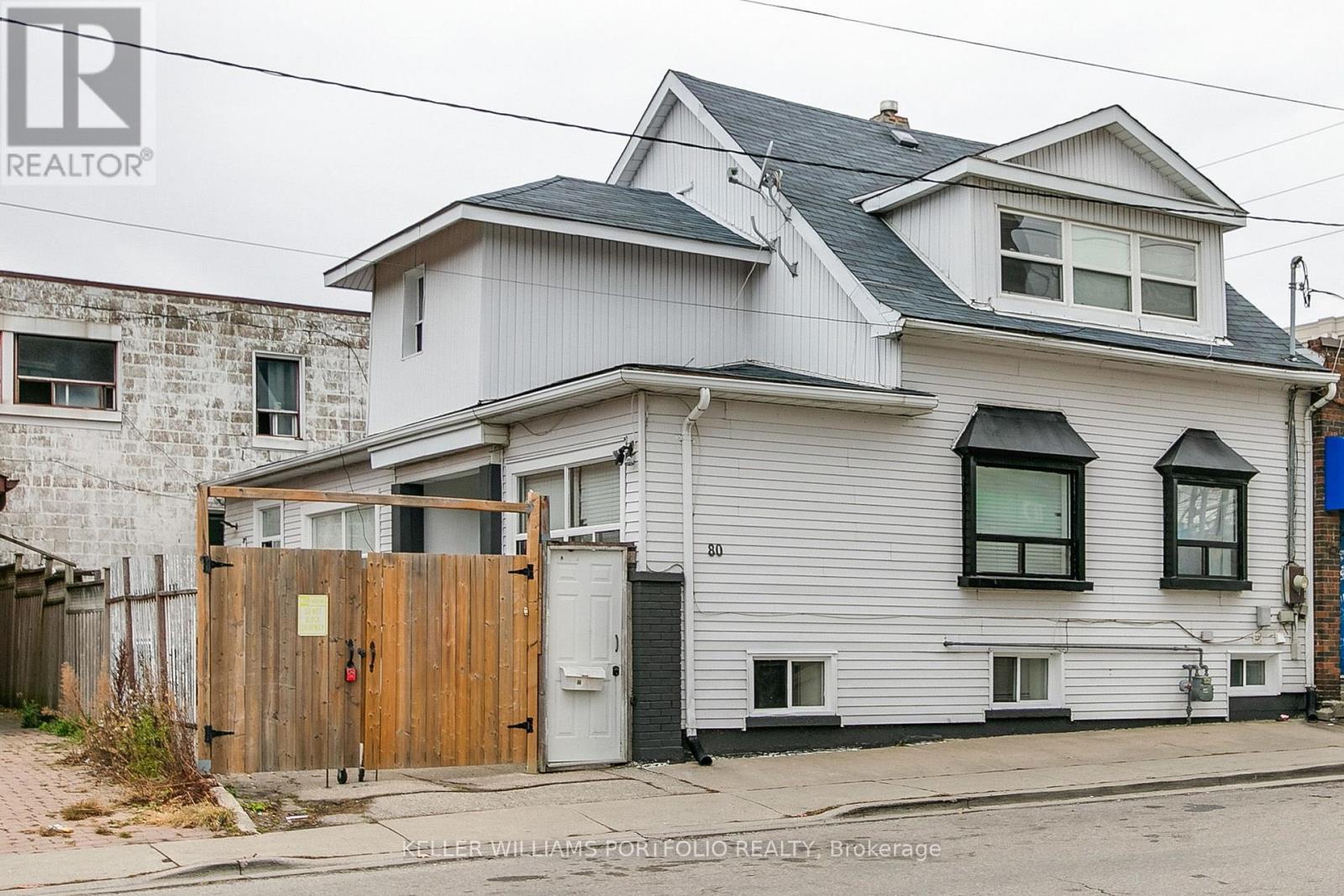 80 Long Branch Avenue, Toronto, Ontario M8W 3J4 - Photo 2 - W12582902