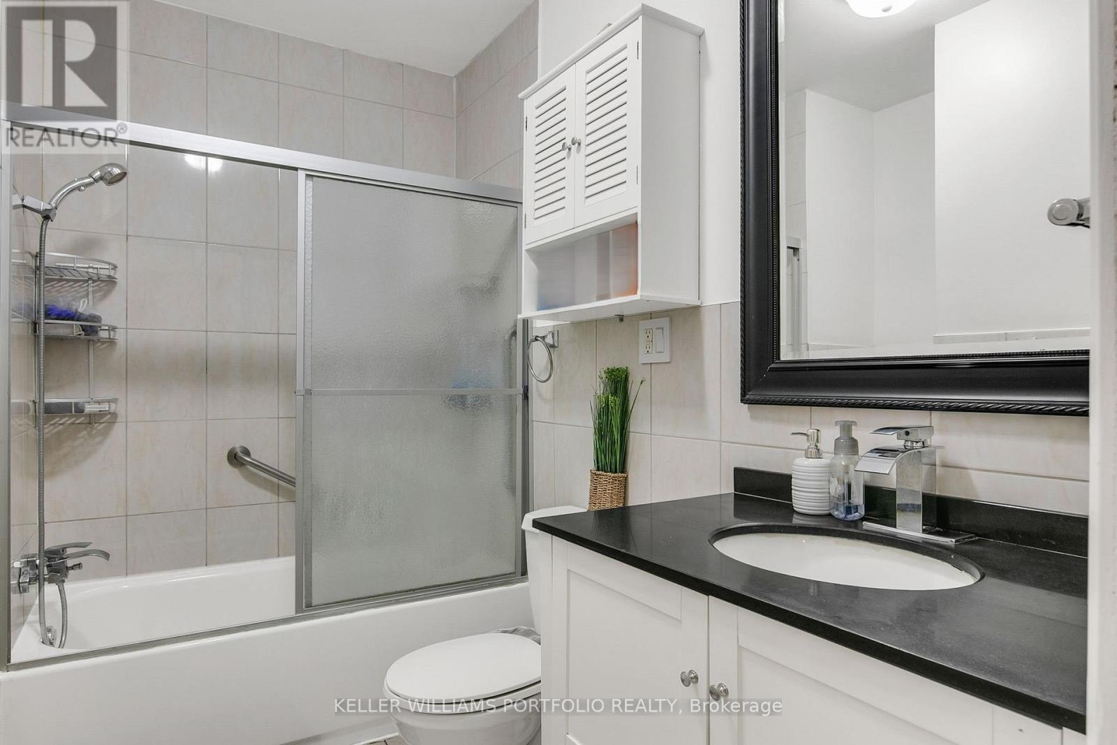 80 Long Branch Avenue, Toronto, Ontario M8W 3J4 - Photo 22 - W12582902