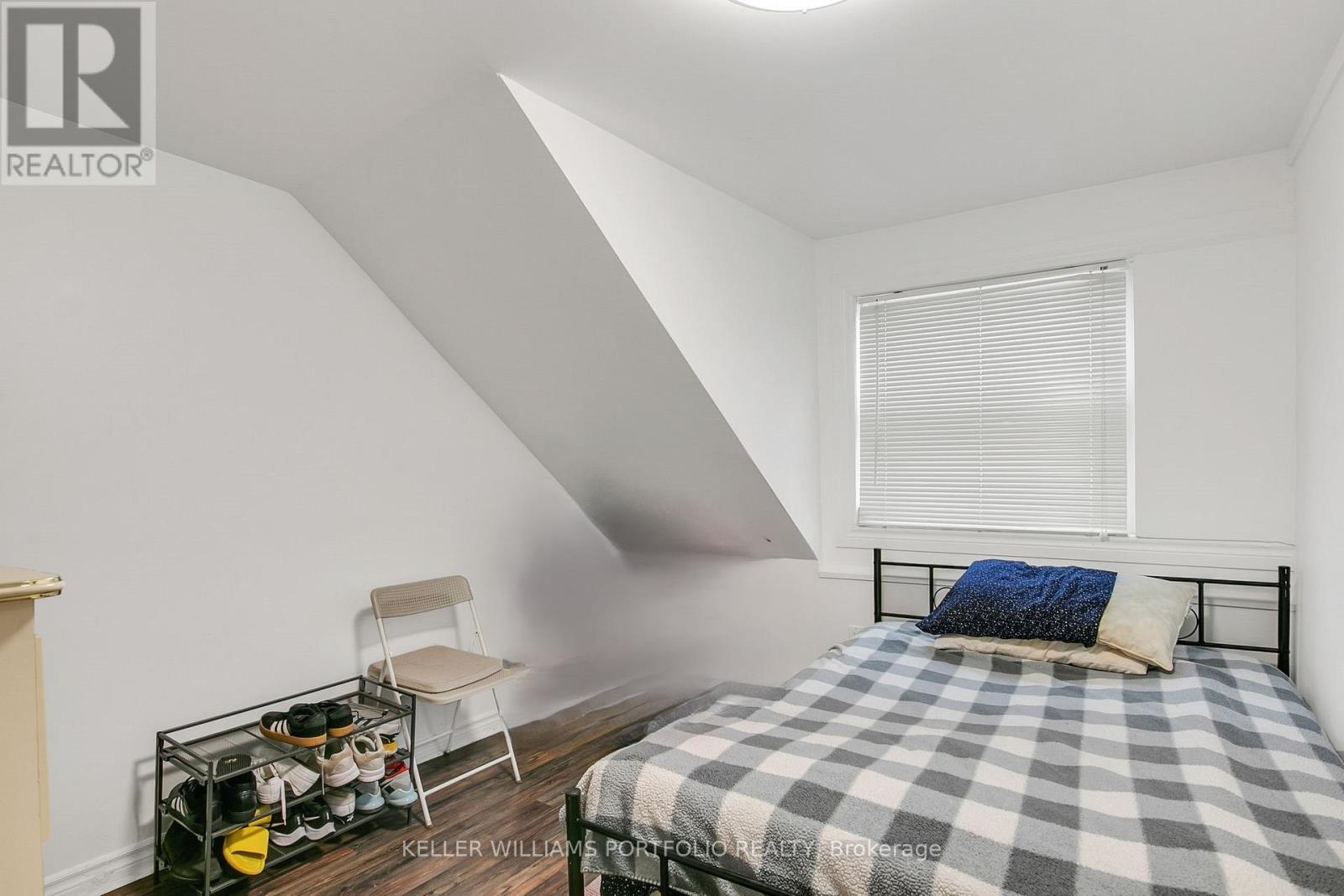 80 Long Branch Avenue, Toronto, Ontario M8W 3J4 - Photo 24 - W12582902