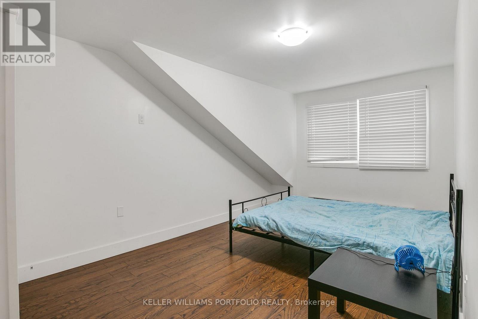 80 Long Branch Avenue, Toronto, Ontario M8W 3J4 - Photo 25 - W12582902