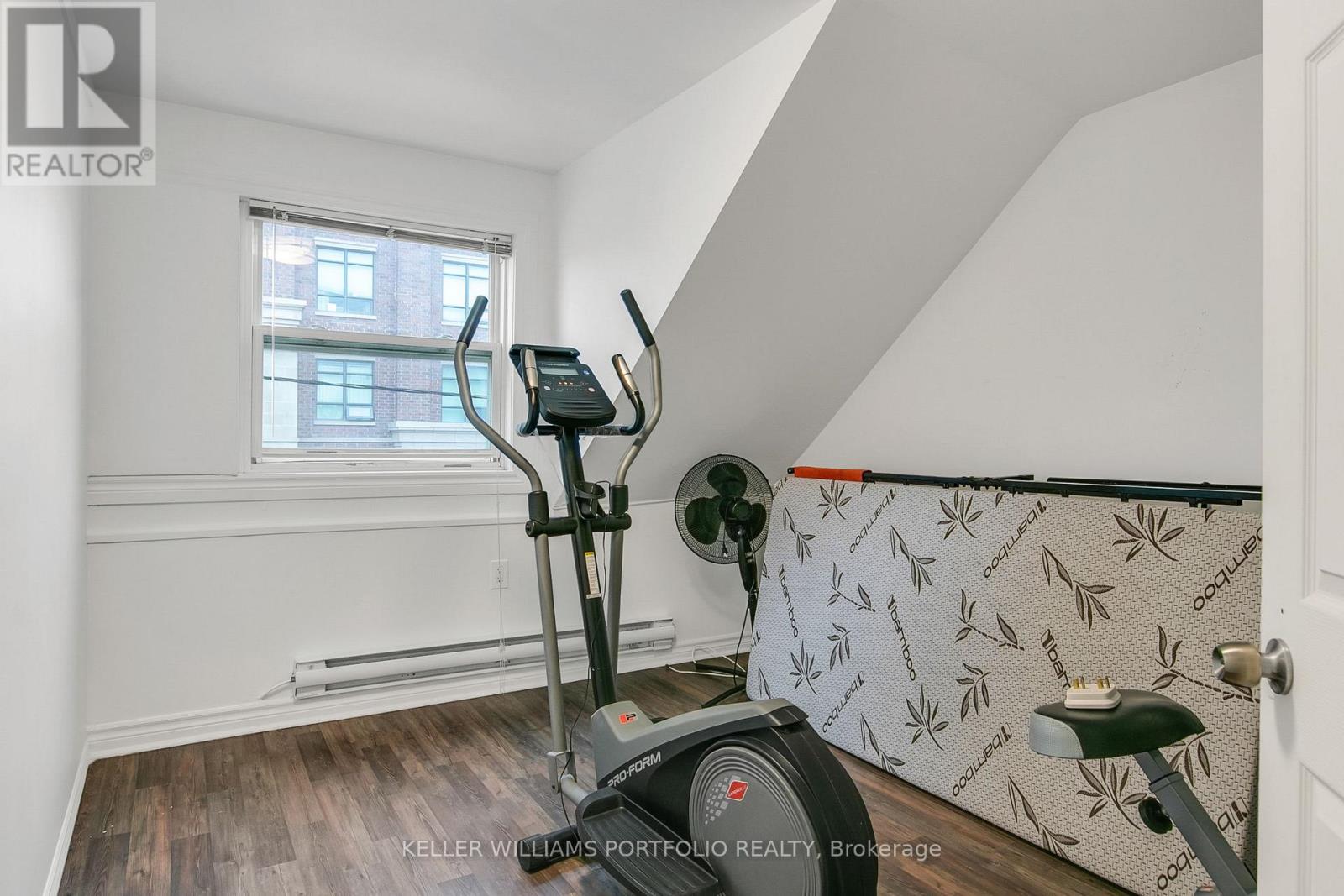 80 Long Branch Avenue, Toronto, Ontario M8W 3J4 - Photo 27 - W12582902