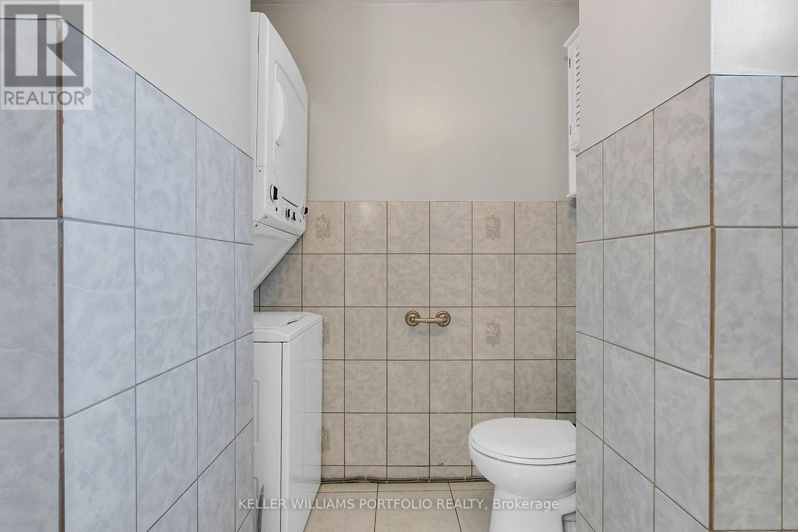 80 Long Branch Avenue, Toronto, Ontario M8W 3J4 - Photo 29 - W12582902