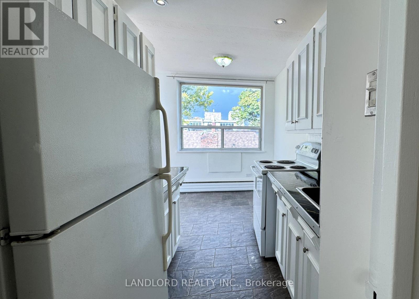 42 - 140 Springhurst Avenue, Toronto, Ontario  M6K 1C1 - Photo 2 - W12582926