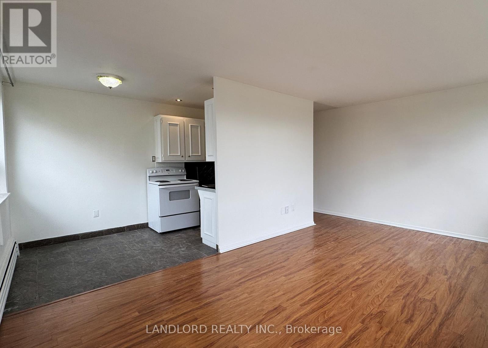 42 - 140 Springhurst Avenue, Toronto, Ontario  M6K 1C1 - Photo 6 - W12582926