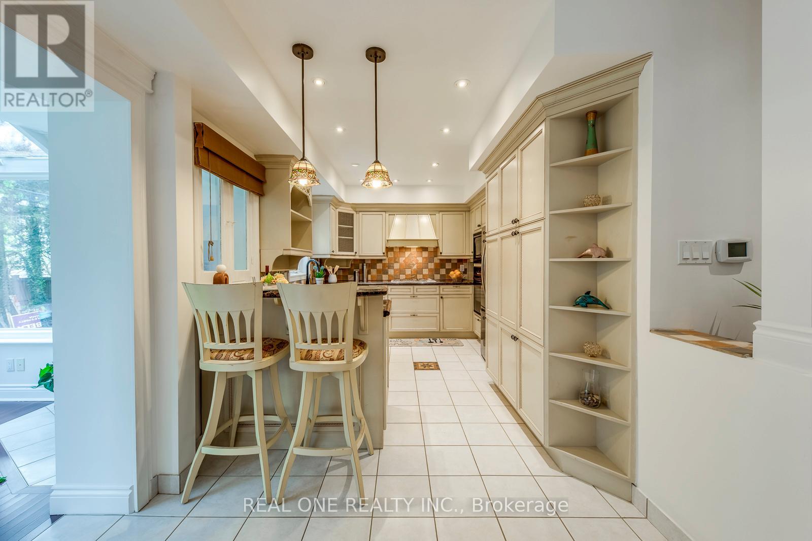 398 Maple Grove Drive, Oakville, Ontario  L6J 4V7 - Photo 14 - W12582938