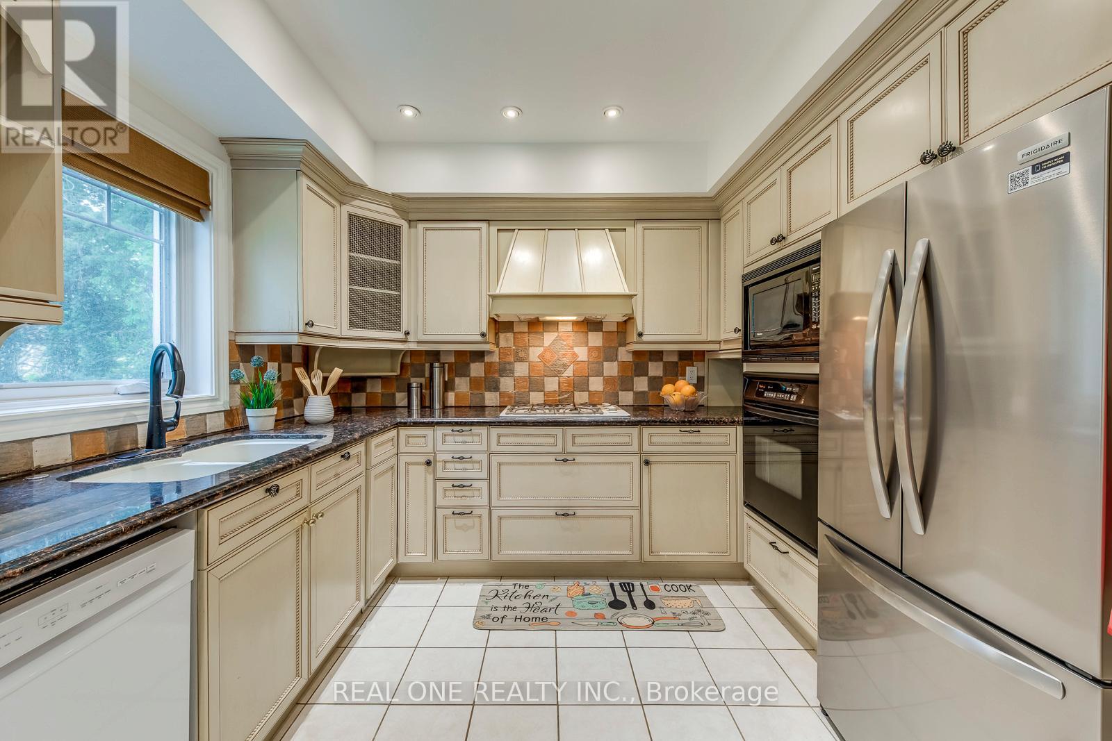 398 Maple Grove Drive, Oakville, Ontario  L6J 4V7 - Photo 15 - W12582938