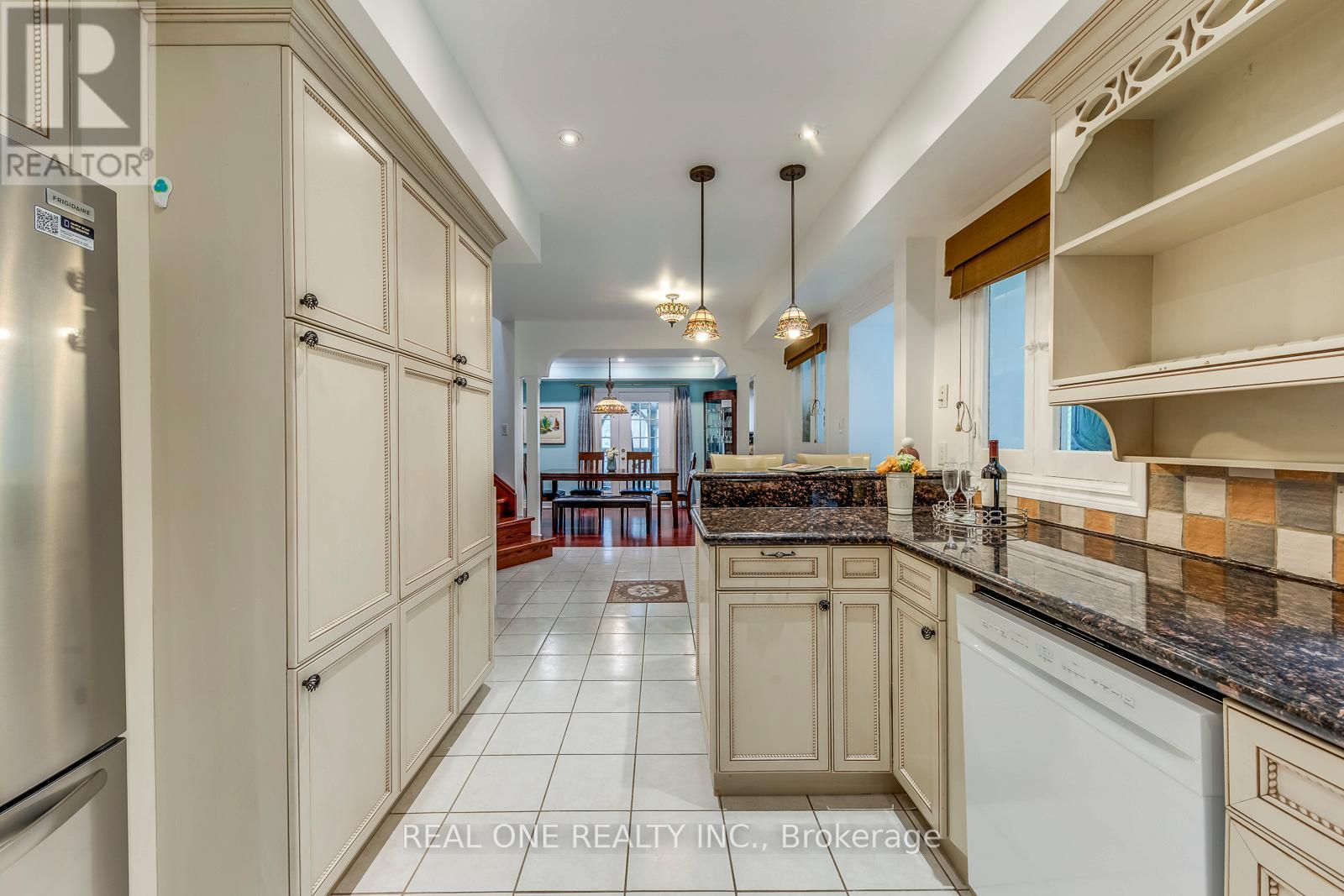 398 Maple Grove Drive, Oakville, Ontario  L6J 4V7 - Photo 16 - W12582938